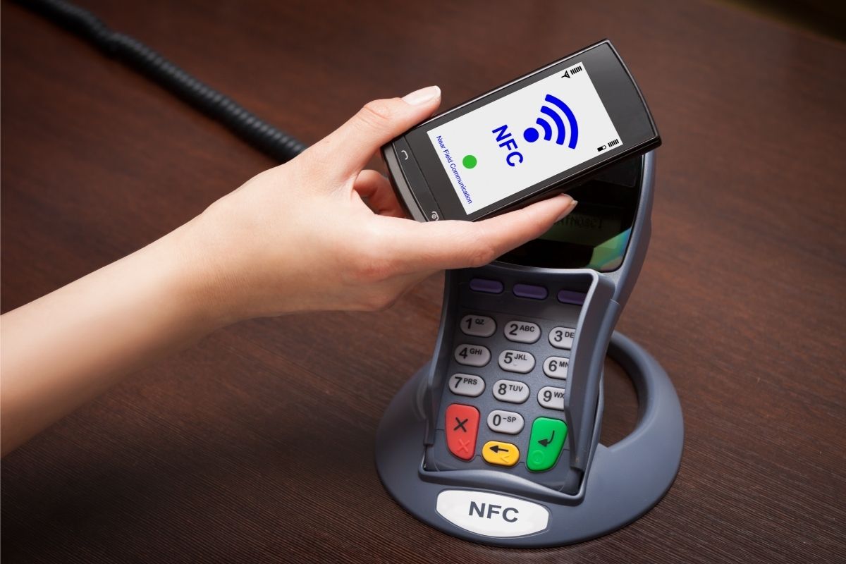NFC Near Field Communication mobile phone
